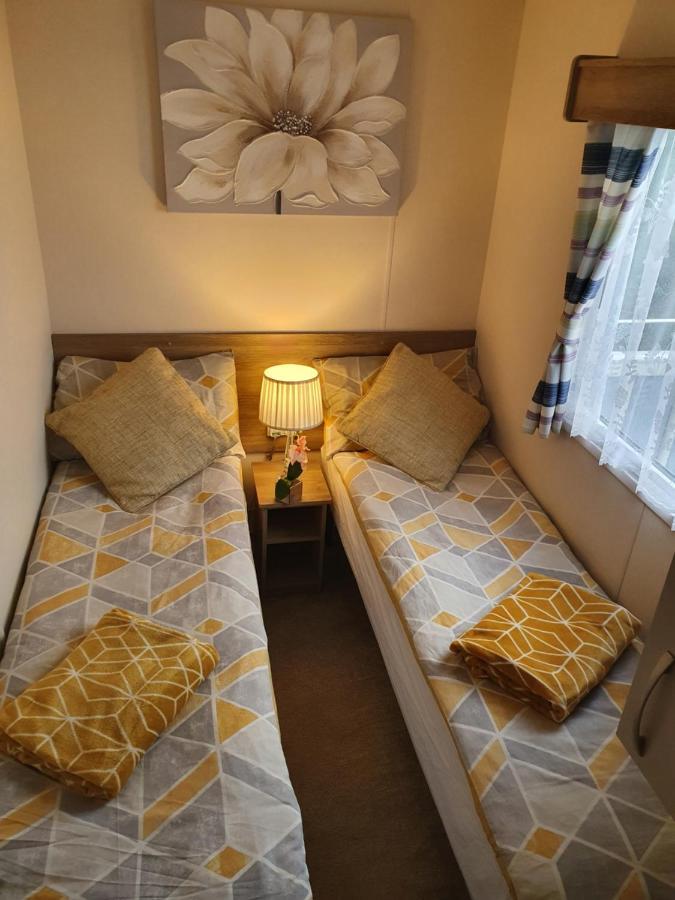 Relaxing Breaks With Hot Tub At Tattershal Lakes 3 Bedroom تاتيرشال المظهر الخارجي الصورة