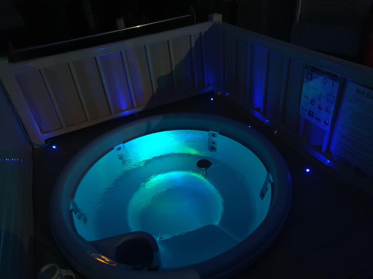 Relaxing Breaks With Hot Tub At Tattershal Lakes 3 Bedroom تاتيرشال المظهر الخارجي الصورة