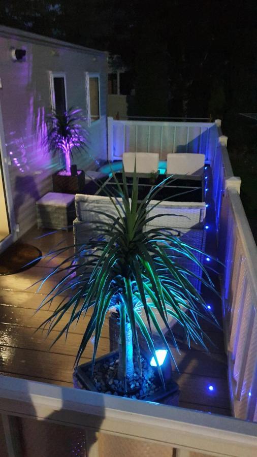 Relaxing Breaks With Hot Tub At Tattershal Lakes 3 Bedroom تاتيرشال المظهر الخارجي الصورة